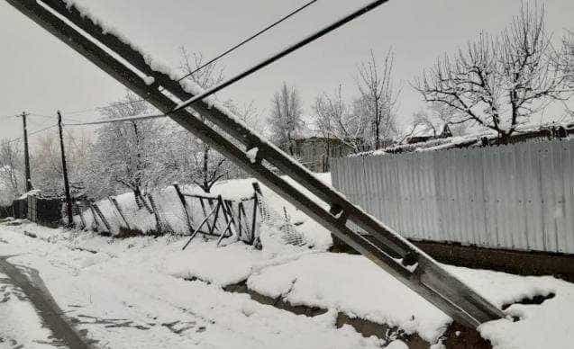 arges stalp de curent electric zapada