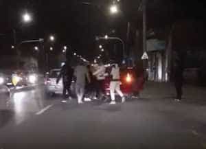 A luat un șofer la bătaie în trafic! Acum este reținut! 21 bataie trafic - A luat un șofer la bătaie în trafic! Acum este reținut!