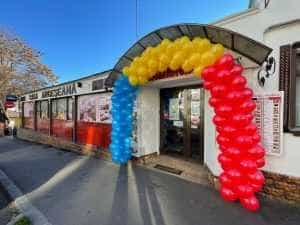 Casa Argeseana intrare - Casa Argeșeană – 17 ani de savoare și gust tradițional!