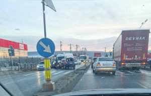 Scurgeri de gaz în urma unui accident cu 3 mașini, în Bascov! 1 accident serelor pitesti 11 - Scurgeri de gaz în urma unui accident cu 3 mașini, în Bascov!