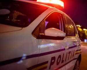 Un bărbat a înfipt o bară în mijlocul străzii! 1 politie - Un bărbat a înfipt o bară în mijlocul străzii!