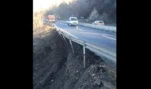 drum surpat dn1 - Pericol pentru șoferi! Drum surpat pe DN1