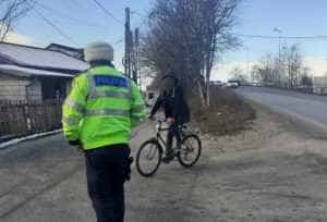 politie biciclist - Bicicliști amendați pe străzile din Argeș