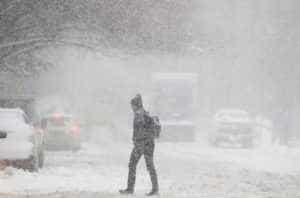 O nouă atenționare meteo de la ANM! Cod portocaliu de ninsori și viscol în Argeș și alte județe din țară! 1 cod anm viscol