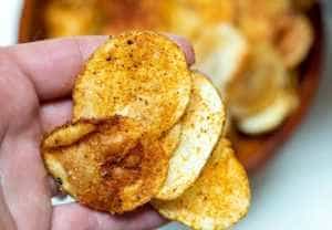 Homemade Spicy Chips Hero Feature 1008x700 1 - Alertă alimentară! Chipsuri retrase de la vânzare dintr-un mare lanț de magazine