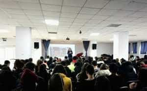 politie elevi arges s - Activități ale polițiștilor cu liceeni, pentru a marca ,,Ziua Internațională a Siguranței pe Internet”! Peste 400 de elevi au participat!