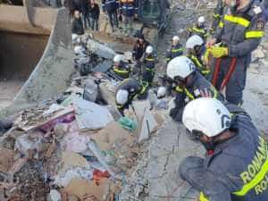 (Video) Imagini cu salvatorii români care scot un bărbat de sub dărâmături, în Turcia 1 329251373 3481564978797360 3151787480055923191 n - (Video) Imagini cu salvatorii români care scot un bărbat de sub dărâmături, în Turcia