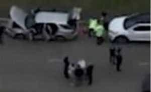 masini - Un medic veterinar a fost găsit mort în portbagajul propriei mașini!