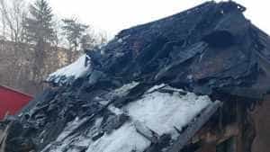 ACUM! O casă este înghițită de flăcări în Argeș! 1 incendiu - ACUM! O casă este înghițită de flăcări în Argeș!