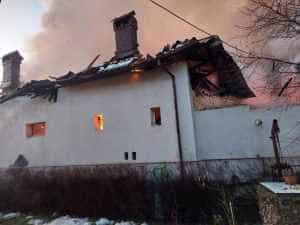 (VIDEO) O casă a fost cuprinsă de flăcări, în Argeș 1 incendiu domnesti 1 - (VIDEO) O casă a fost cuprinsă de flăcări, în Argeș