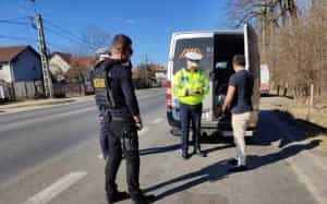 politie e1677072012761 - (VIDEO) Polițiștii rutieri din Argeș au reținut 19 permise în utlimele 24 de ore!