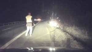 accident a1 - Un jandarm aflat în timpul liber a salvat doi oameni dintr-un accident pe A1!