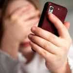 femeie-telefon-santaj