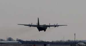 Un român a încercat să își ia viața în avion, după aterizarea pe Aeroportul Otopeni! 2 Sursă foto: armed.mapn.ro.