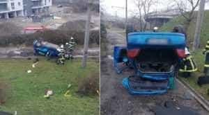 accident - Un șofer de 75 de ani a căzut cu maşina în gol de pe un pod, de la 25 de metri!