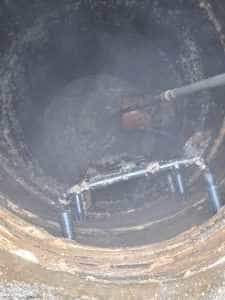 Acţiune de curăţare a reţelei de canalizare în oraşul Topoloveni 2 deșeuri Topoloveni