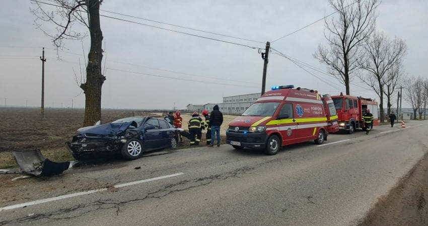 accident a1 1 - (VIDEO) Șofer de 24 de ani- rănit! A intrat cu mașina într-un utilaj