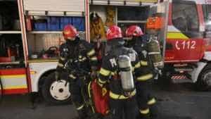 incendiu scoala 30 constanta 821965 - Școală cuprinsă de flăcări! Peste 700 de elevi evacuați