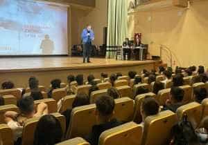 Cristian Gentea: Felicit orice inițiativă și acțiune concretă pentru stoparea consumului de droguri! 12 Sursă foto: Facebook Cristian Gentea