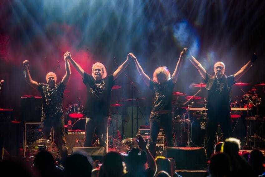 Pe 17 Martie ne revedem în HUSH cu legendarii CRISTI MINCULESCU, VALTER & BORO! 2 IRIS- Minculescu