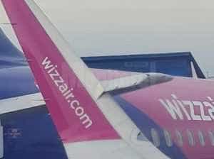 Un român a fost prins în flagrant în toaleta unui avion Wizz Air! Pasagerii au trăit clipe de groază! 7 accident wizzair - Un român a fost prins în flagrant în toaleta unui avion Wizz Air! Pasagerii au trăit clipe de groază!