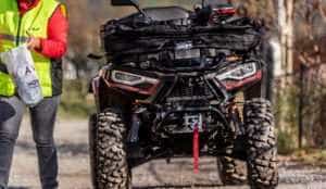 Argeșeancă fără permis de conducere, prinsă la plimbare cu ATV-ul 27 femeie atv - Argeșeancă fără permis de conducere, prinsă la plimbare cu ATV-ul