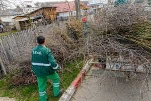 Campania de curățenie de primăvară continuă la Mioveni! 2 Mioveni