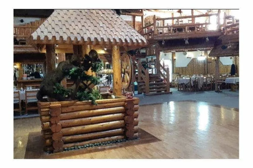 Restaurantul Hanul Romanesc a dat START rezervărilor pentru petrecerea de Paște! 2 rezervari hanul romanesc