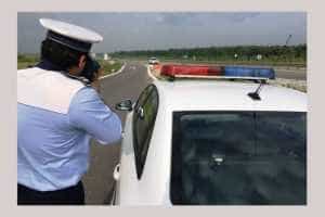 Inconștiență la volan! Gonea în localitate cu 131 de km/h 1 polițist poliția radar