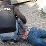 Scene de coșmar în trafic! Argeșean reținut după ce și-a agresat soția 16 retinut arestat 975x550 1 - Scene de coșmar în trafic! Argeșean reținut după ce și-a agresat soția