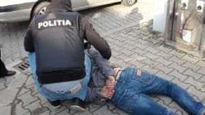 retinut arestat 975x550 1 - PITEȘTI: Bărbat reținut pentru acte de exhibiționism în fața unei minore