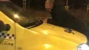 Un tânăr de 22 de ani a furat un taxi după ce a refuzat să îi plătească cursa taximetristului! Era beat și fără permis! 1 taxi scandal - Un tânăr de 22 de ani a furat un taxi după ce a refuzat să îi plătească cursa taximetristului! Era beat și fără permis!