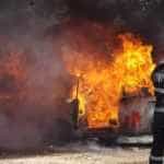 incendiu masina - ACUM: Mașină cuprinsă de flăcări la Călinești!
