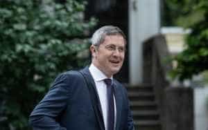 dan barna - Dan Barna a fost lovit de o mașină pe trecerea de pietoni! Liderul USR traversa strada pe trotinetă