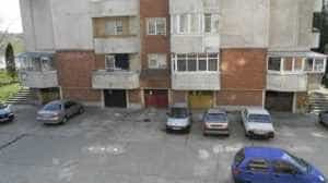 bloc pitesti - Un adolescent de 15 ani a fost înjunghiat în faţa blocului!