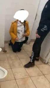 (VIDEO) Caz șocant în Argeș! Băiețel de 12 ani bătut și umilit zile la rând de un grup de colege! 1 baie copil umilit e1680858785550 - (VIDEO) Caz șocant în Argeș! Băiețel de 12 ani bătut și umilit zile la rând de un grup de colege!