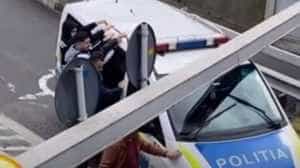 Duba Poliței a rămas blocată sub un pasaj! Șoferul a fost amendat chiar de colegii săi! 1 autospeciala politie - Duba Poliței a rămas blocată sub un pasaj! Șoferul a fost amendat chiar de colegii săi!