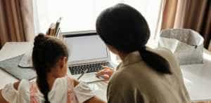scoala virtuala - Noi beneficii pentru părinți! Vor putea lucra mai multe zile pe lună de acasă