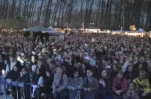 Vescan parc lunca2 - Parcul Lunca Argeșului este plin. Show incendiar cu Vescan și Ștefan Bănică Junior