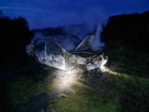 Mașină înghițită de flăcări pe timpul nopții, în Argeș! 1 incendiu3 - Mașină înghițită de flăcări pe timpul nopții, în Argeș!