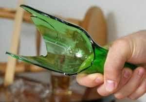 sticla sparta - Argeș: Tentativă de omor! Bărbat lovit cu o sticlă spartă