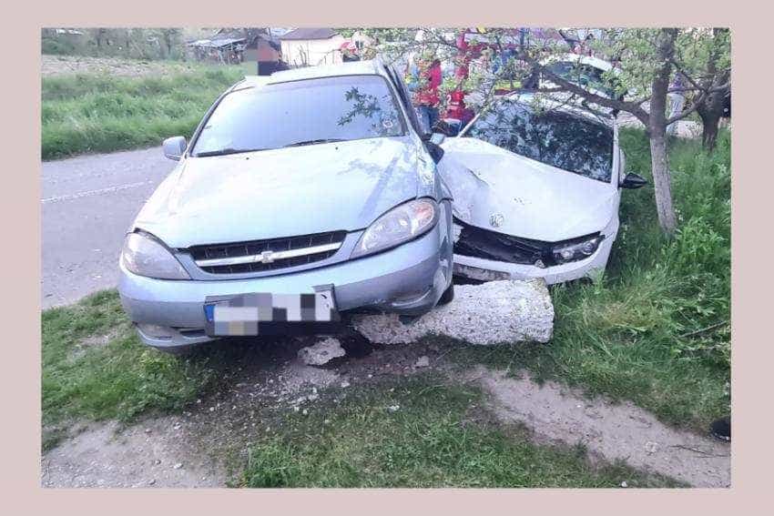 accident doua masini accident doua masini