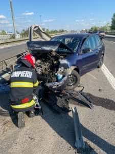 Accident grav cu o victimă pe A1! Un autoturism a intrat în glisieră! 1 accident a1 autostrada - Accident grav cu o victimă pe A1! Un autoturism a intrat în glisieră!