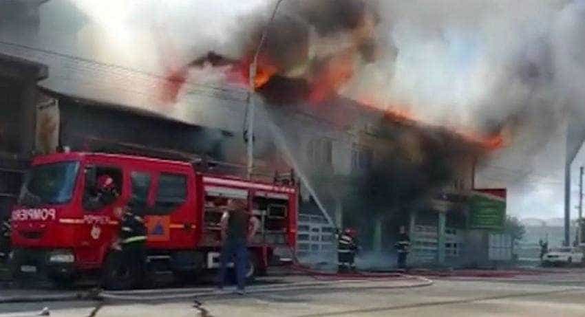 incendiu pompieri foc