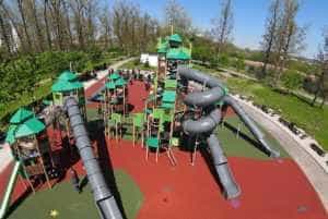 Locuri de joacă noi și modernizate. Cristian Gentea: La mulţi ani, micilor mei piteşteni! 27 Sursă foto: Primăaria Pitesti