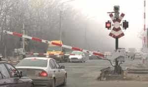 NDAmaGFzaD05ZjI3ZDBjZjdhNGY1ODA3ZWE5NjQxODIwOWRhNzI3Mw.thumb - Gest inconștient al unui tânăr de 23 de ani! A trecut pasajul de cale ferată în timp ce barierele erau în curs de coborâre.