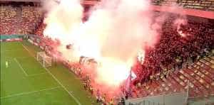 Arena Națională, în flăcări la eternul derby Steaua - Dinamo! Meciul a fost întrerupt 1 arena nationala a fost in flacari au zburat sute de torte la dinamo csa steaua meciul a fost oprit 12 - Arena Națională, în flăcări la eternul derby Steaua - Dinamo! Meciul a fost întrerupt
