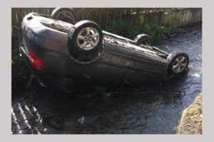 masina rasturnata in rau la Rucăr