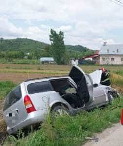 f07ddbfa b58c 4815 8068 77ce58d770d6 - Accident cu două mașini în Priboieni! 