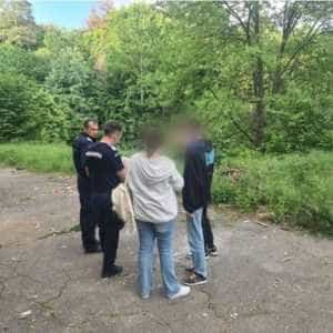 01d6d3d1 fd4a 481d a7ae 0f11d4717df7 - Urșii creează panică și în Mărăcineni! Trei tineri au trăit spaima vieții lor